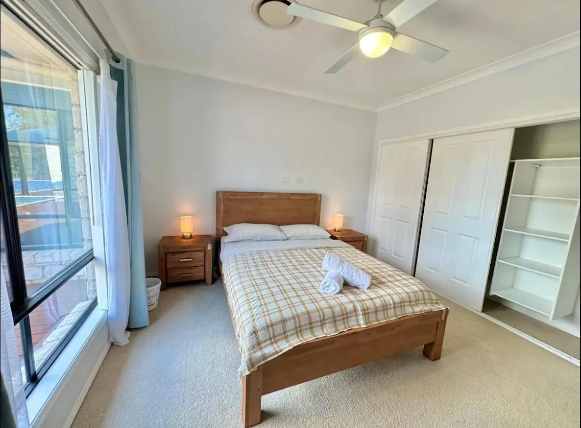7 Bedrooms 20 Mins To City 25 Acres Of Green Space Brisbane Australien