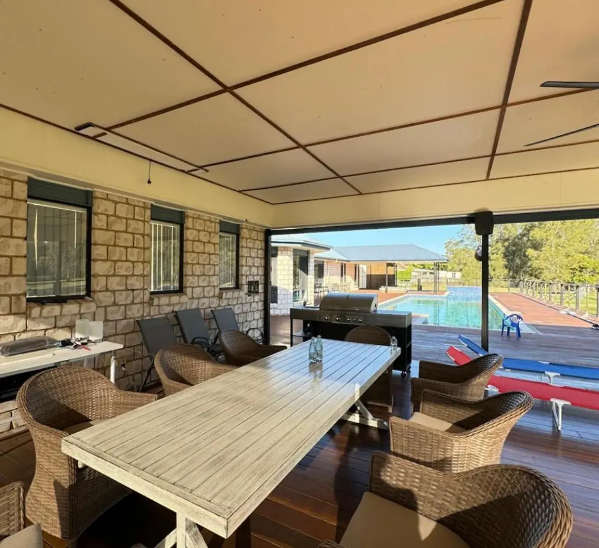 7 Bedrooms 20 Mins To City 25 Acres Of Green Space Brisbane Villa