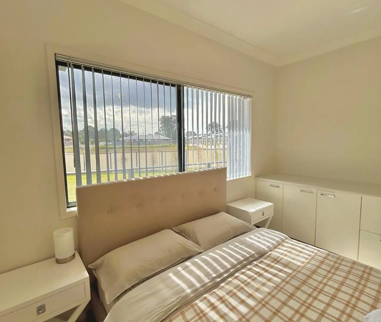 7 Bedrooms 20 Mins To City 25 Acres Of Green Space Brisbane